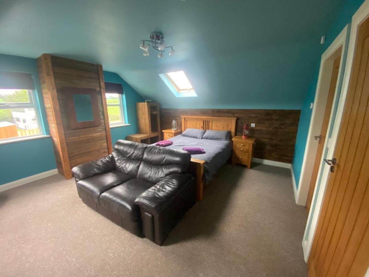 Sleeps 12 Hot Tub Sauna Cinema Pets Welcome Енискилен Екстериор снимка