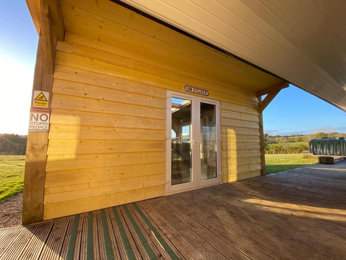Sleeps 12 Hot Tub Sauna Cinema Pets Welcome Енискилен Екстериор снимка