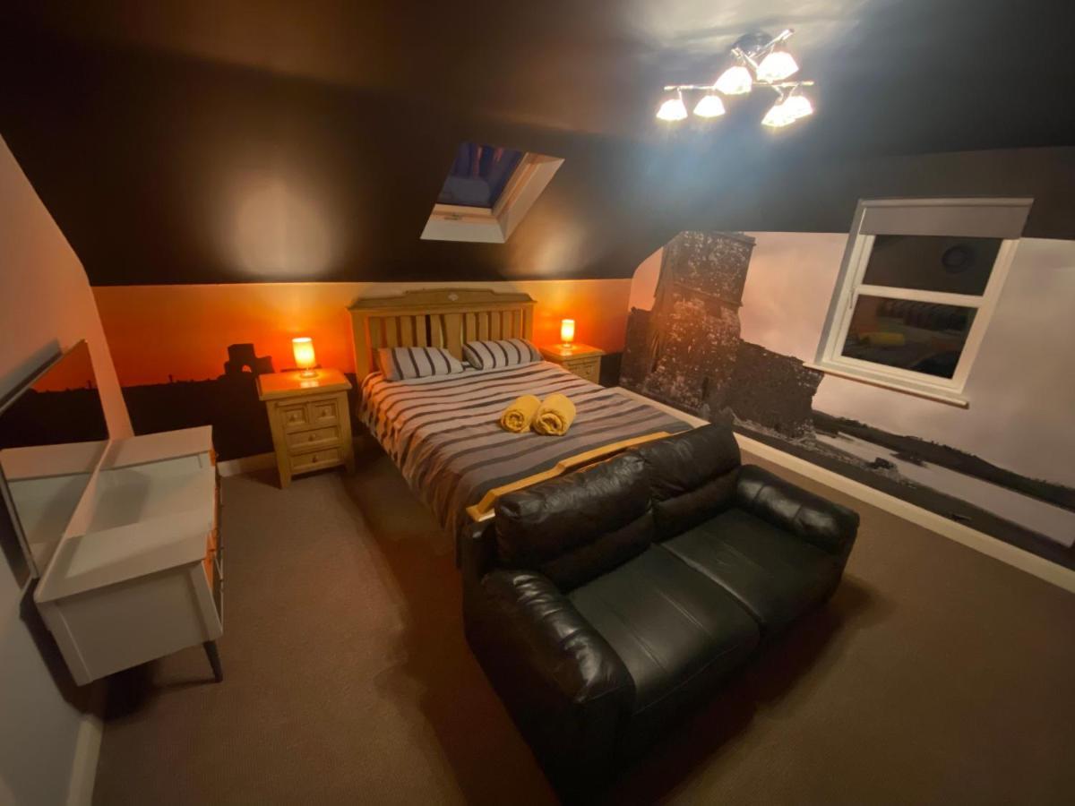Sleeps 12 Hot Tub Sauna Cinema Pets Welcome Енискилен Екстериор снимка