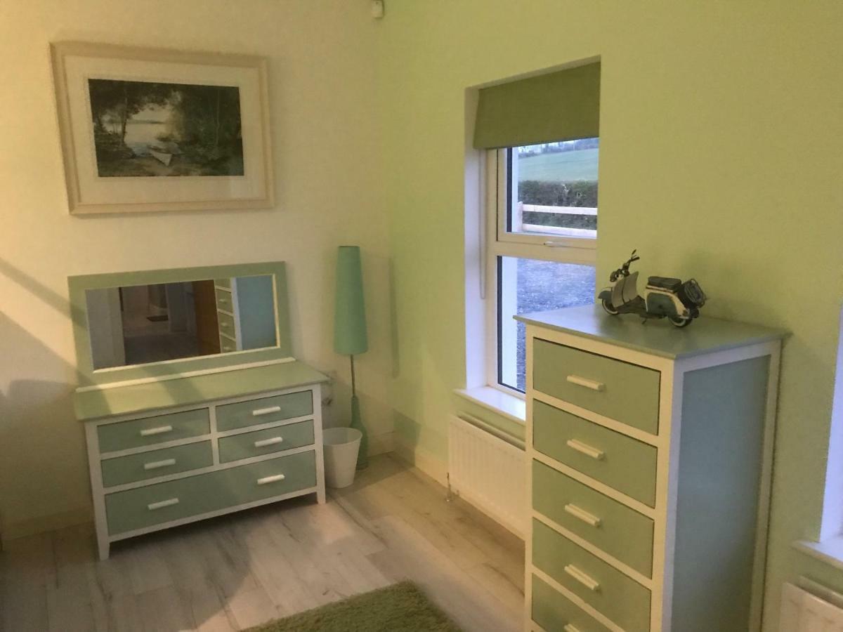Sleeps 12 Hot Tub Sauna Cinema Pets Welcome Енискилен Екстериор снимка
