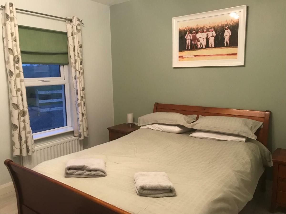 Sleeps 12 Hot Tub Sauna Cinema Pets Welcome Енискилен Екстериор снимка