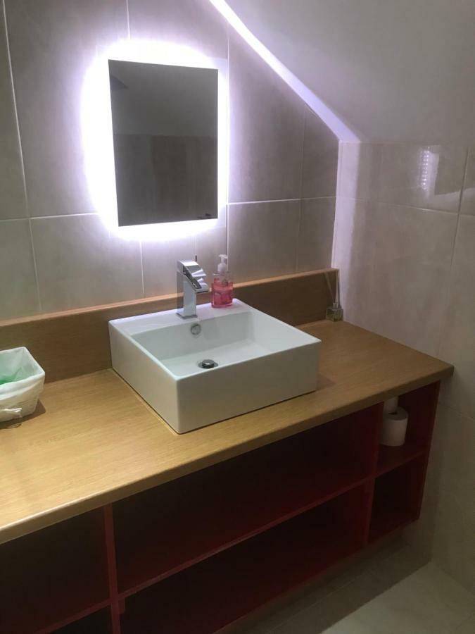 Sleeps 12 Hot Tub Sauna Cinema Pets Welcome Енискилен Екстериор снимка